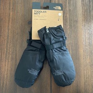 NWT- North Face Toddler Mitt - Sz 6T